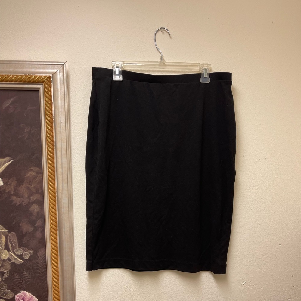 Dorothy Perkins Black A Skirt. Size 16